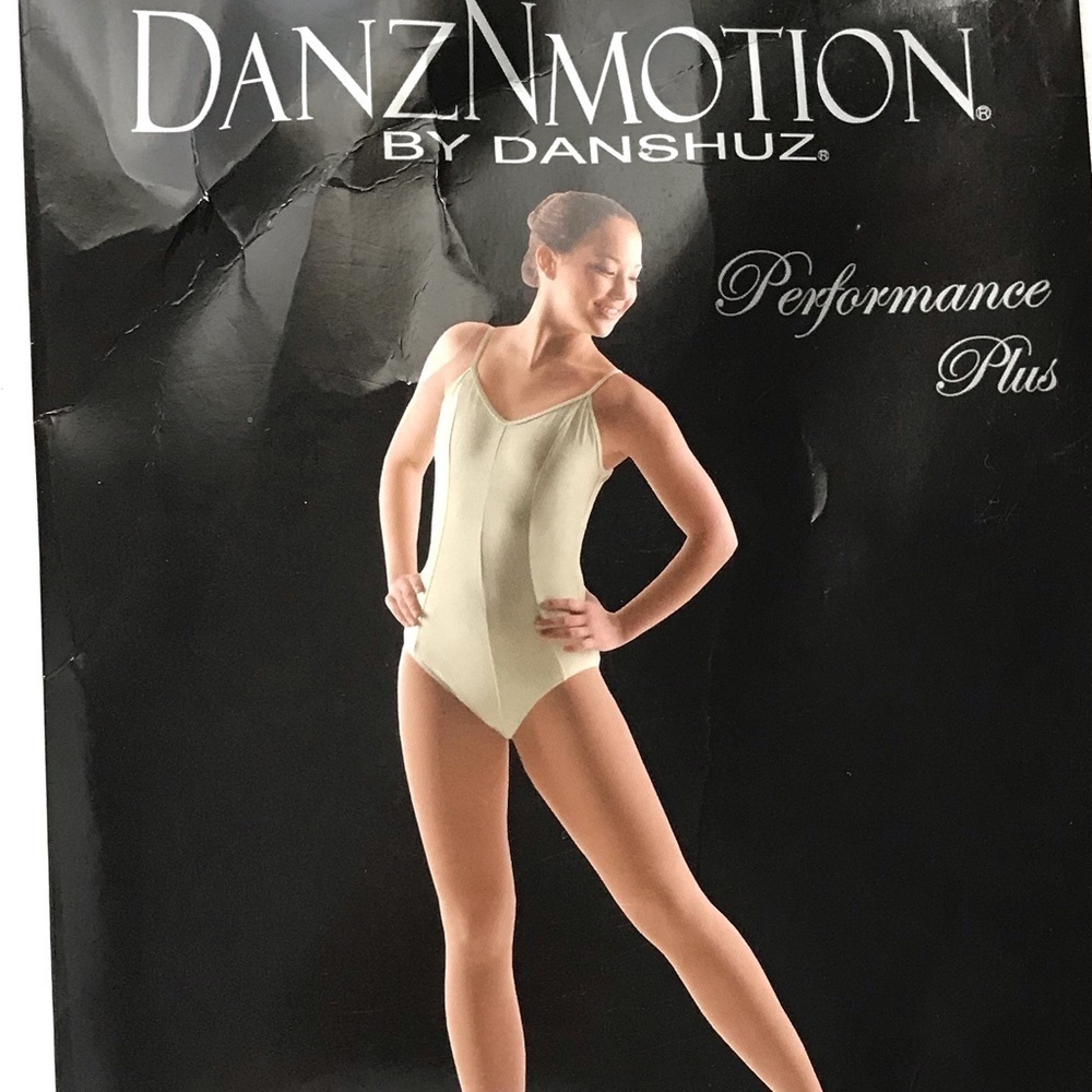 DanzNmotion Performance Plus footed tights size B